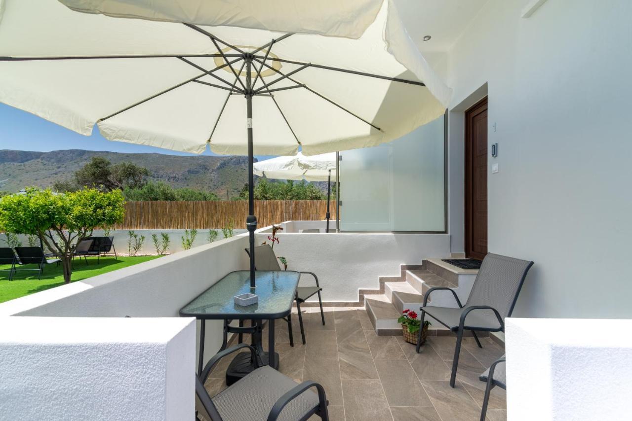 Modern House With Pool Near Beach Gazi Exterior photo
