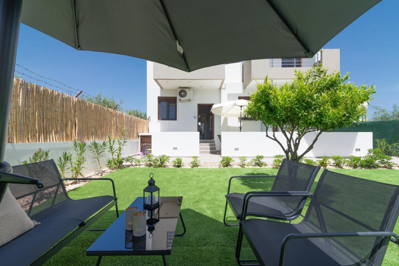 Modern House With Pool Near Beach Gazi Exterior photo