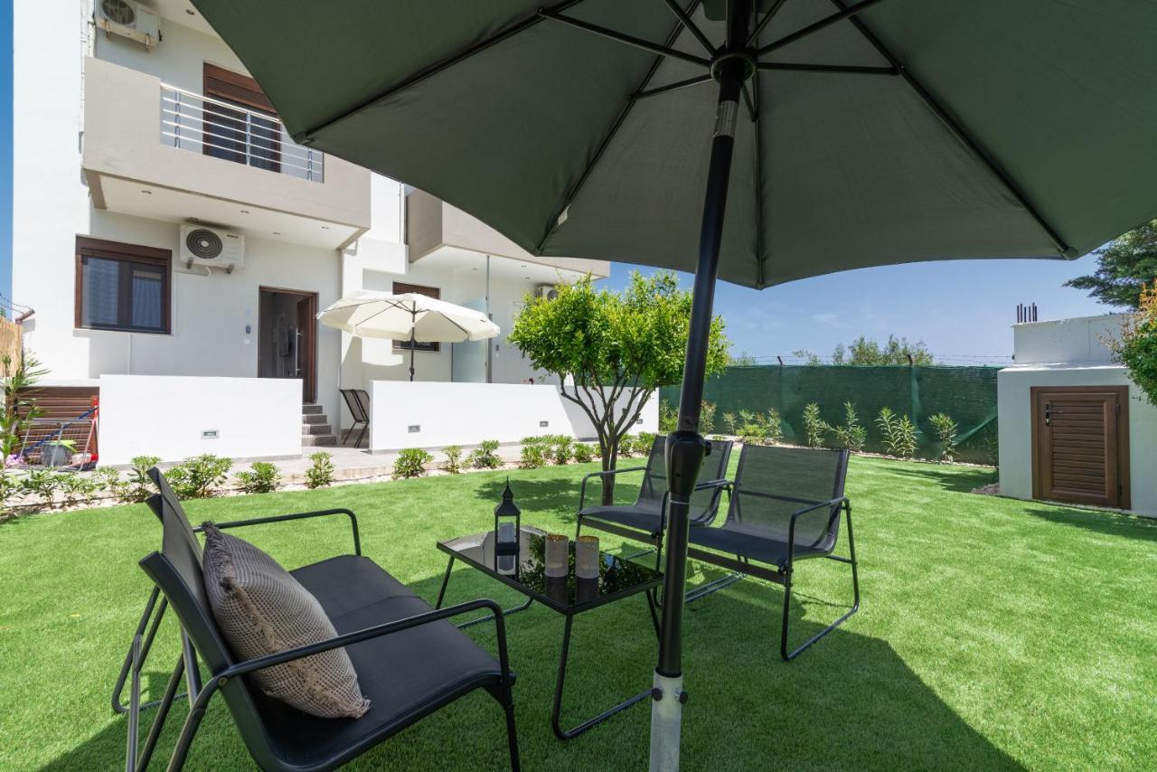 Modern House With Pool Near Beach Gazi Exterior photo