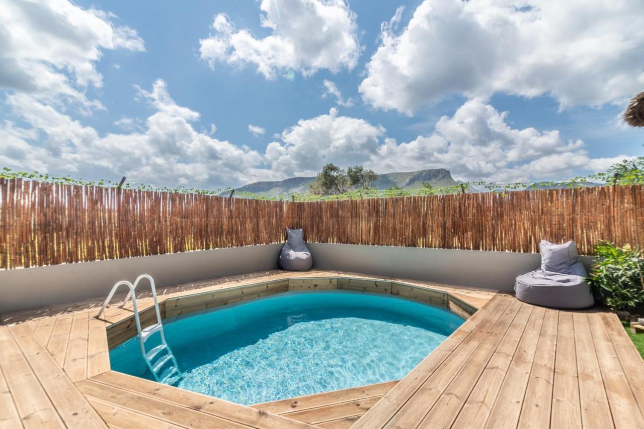 Modern House With Pool Near Beach Gazi Exterior photo