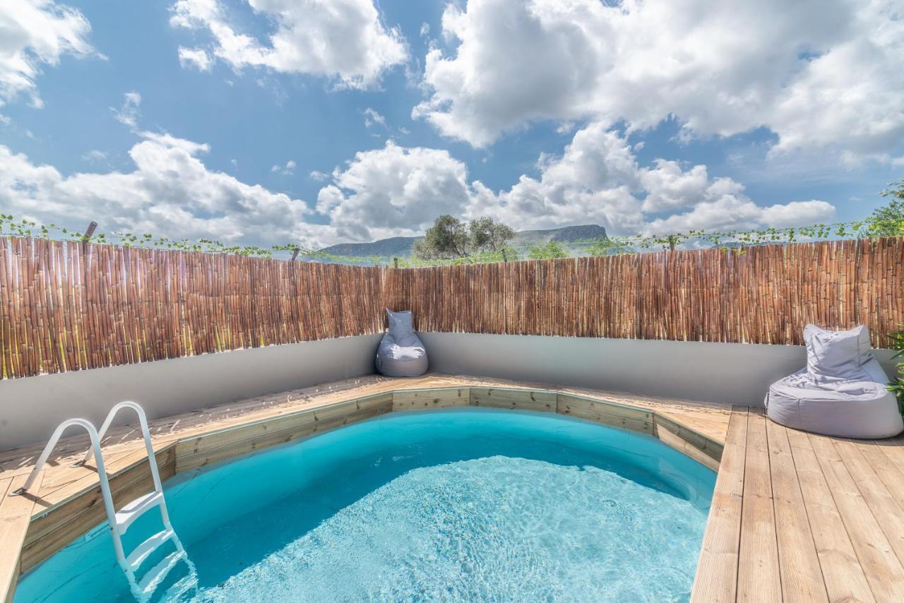 Modern House With Pool Near Beach Gazi Exterior photo
