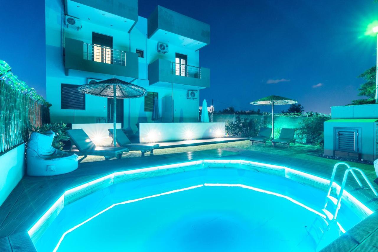 Modern House With Pool Near Beach Gazi Exterior photo