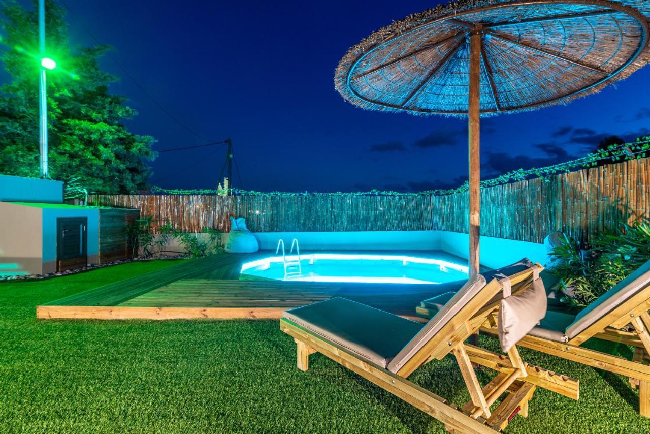 Modern House With Pool Near Beach Gazi Exterior photo