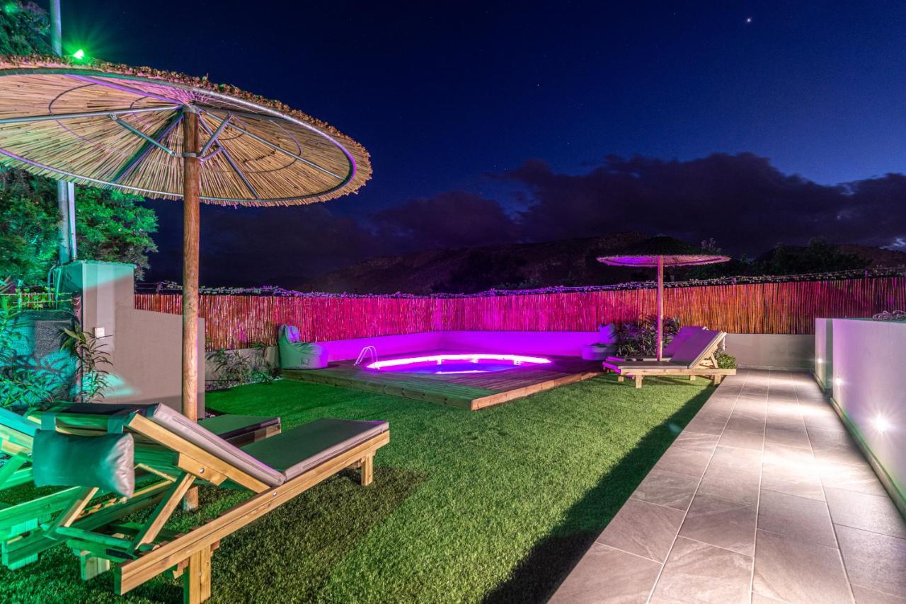 Modern House With Pool Near Beach Gazi Exterior photo